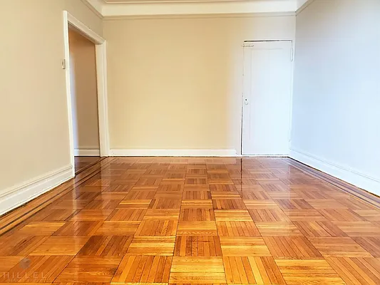 Rented by Hillel Realty Group | media 2