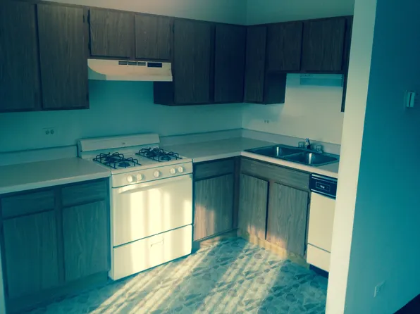 744 Inland Cir APT 202, Naperville, IL 60563