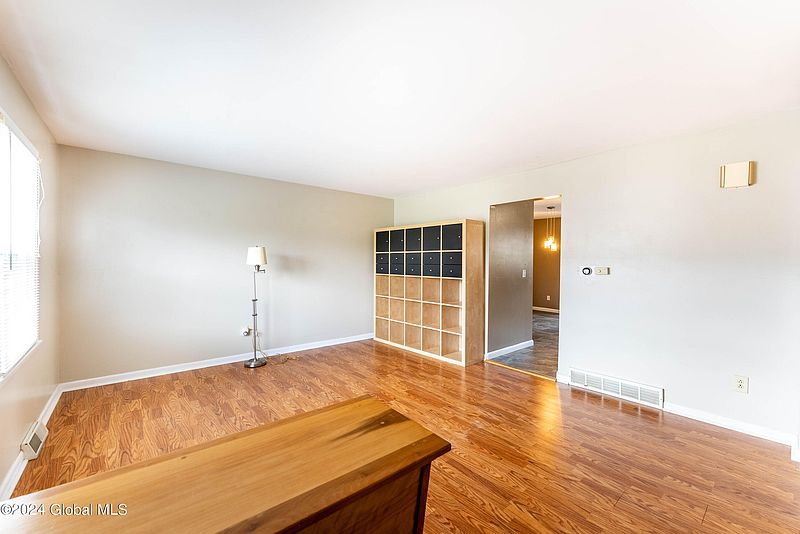 4th image of 630 Mercer Street