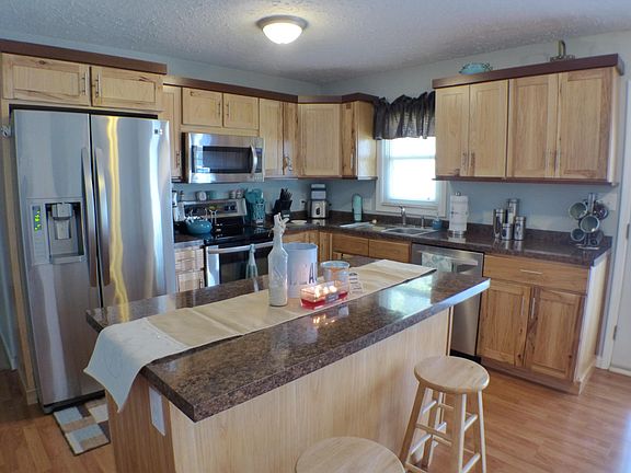 3rd image of 1830 Rainbow Dr NE