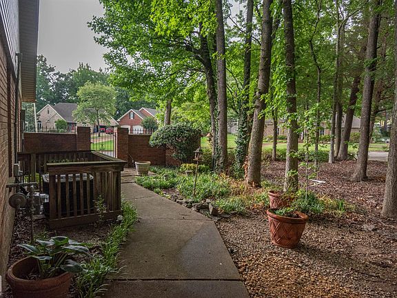 3rd image of 2806 Woodthrush Cir