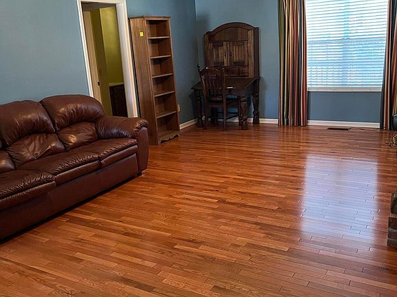 5th image of 4517 Bucknell Dr