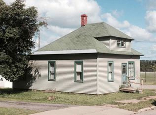 819 N Maple St, Ishpeming, MI 49849