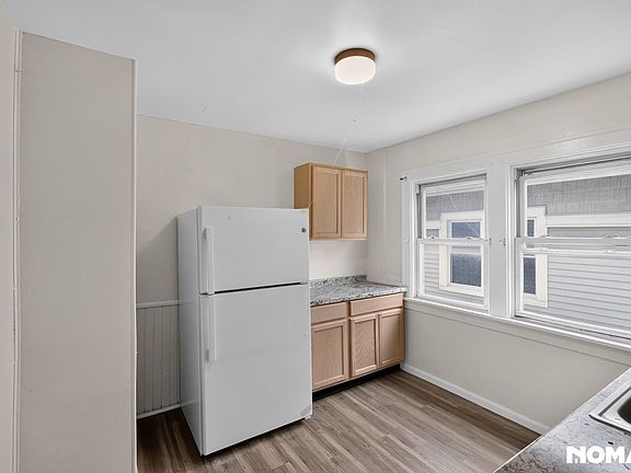 5th image of 150 Stillwell Ave #1