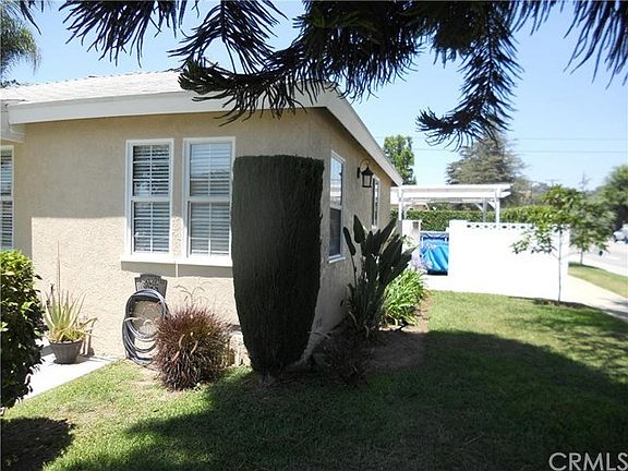 3rd image of 10725 Rose Dr