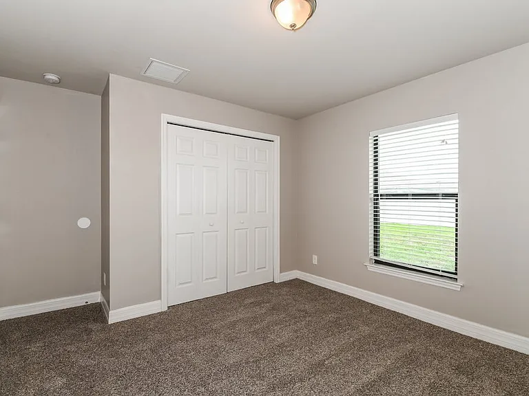 2025 SW 32nd St — Photo 14