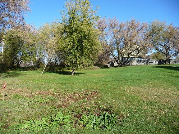 4th image of 1326 W Willow Dr