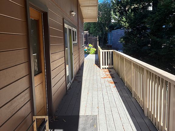 4th image of 1520 Summit Rd