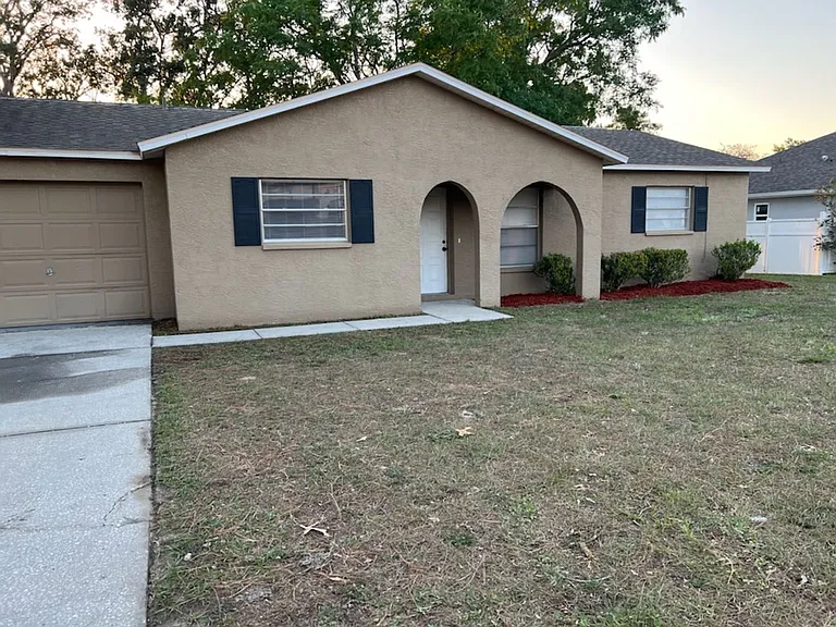13105 Hanley Dr — Photo 3