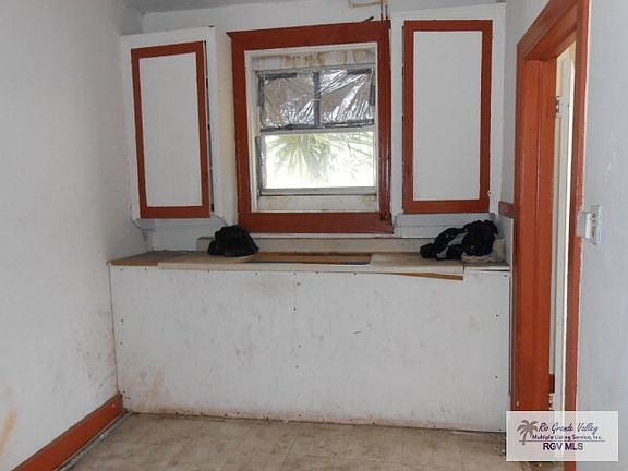 3rd image of 308 E Taylor St