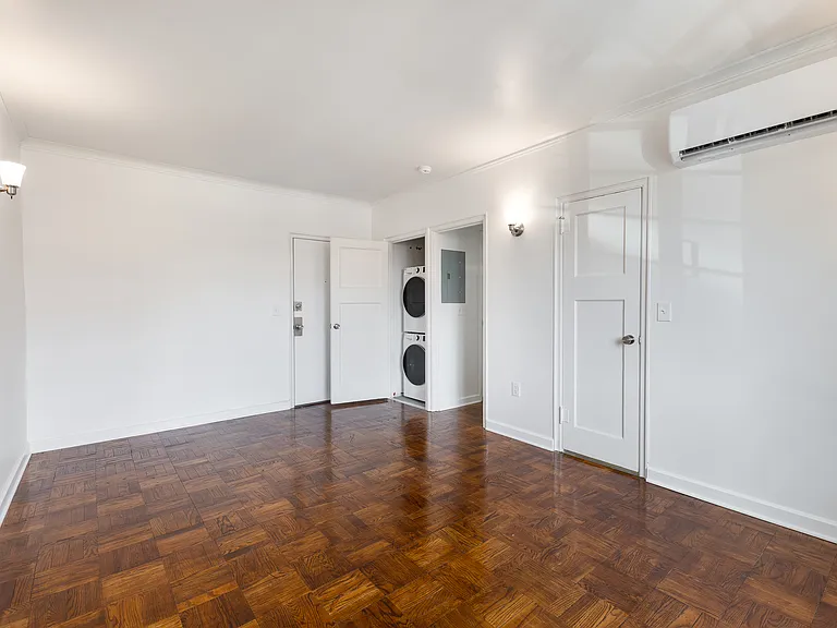 Marleigh Apartments — Photo 46