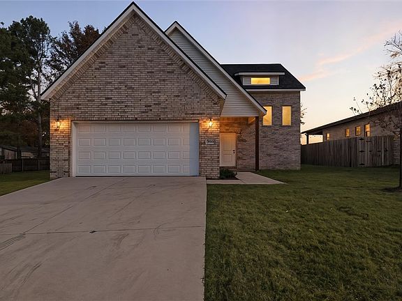 2nd image of 936 S Liberty Dr