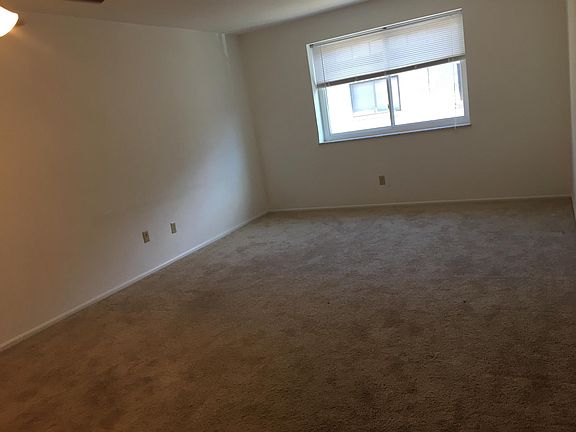 5th image of 4355 Maryland Ave APT 320