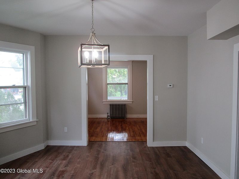 5th image of 1479 Parkwood Boulevard