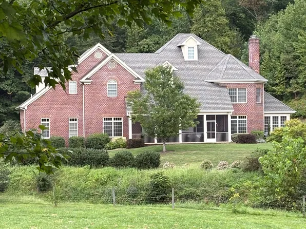 260 Meadow Ridge Ln, Boones Mill, VA 24065