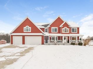 7040 Rivendell Farms Rd, Lowell, MI 49331