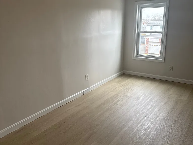192 Last St #3 — Photo 17