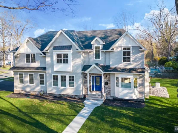 7 Driscoll Pl, Glen Rock, NJ 07452
