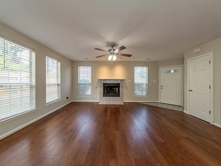 308 Ferguson Bnd — Photo 4