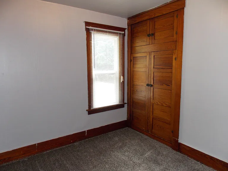 305 Smith Ave — Photo 11