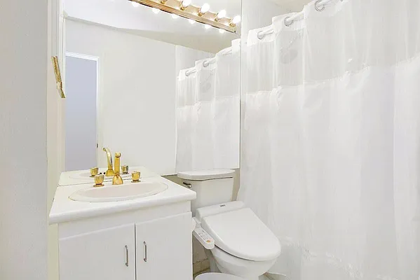 Rented by Keller Williams NYC | media 8