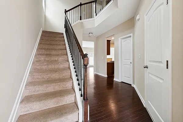 1190 Hampton Oaks Dr — Photo 4