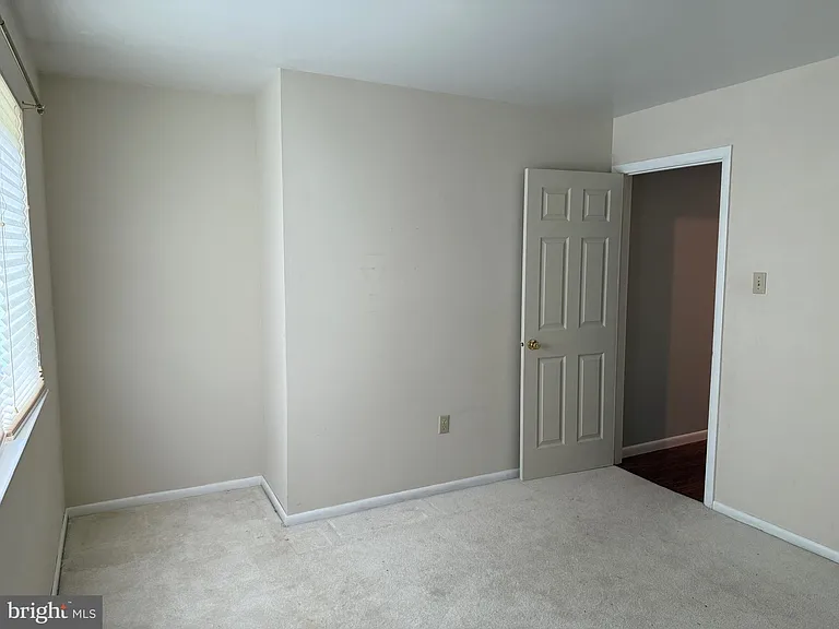 204 Village Rd — Photo 10