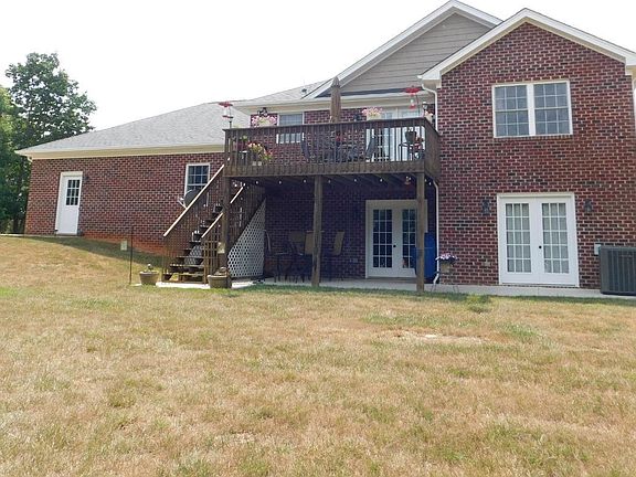 3rd image of 128 Mansfield Dr