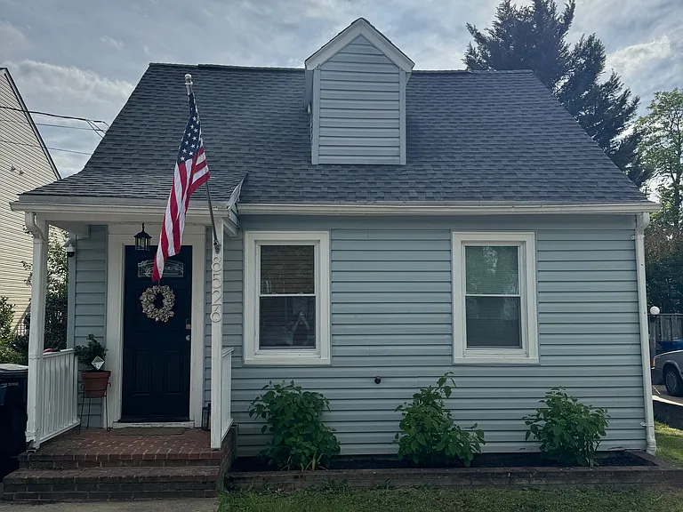 8526 Engleside St — Photo 1