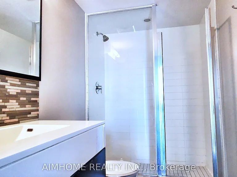 126 Simcoe St #1708 — Photo 13