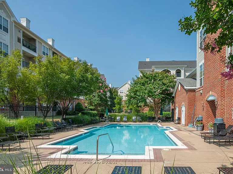 4850 Eisenhower Ave #205 — Photo 32