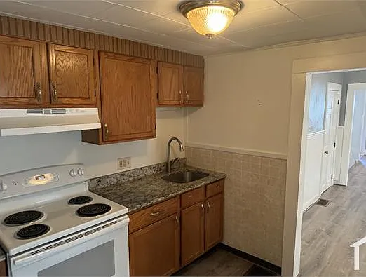 5 Garfield Ave — Photo 1