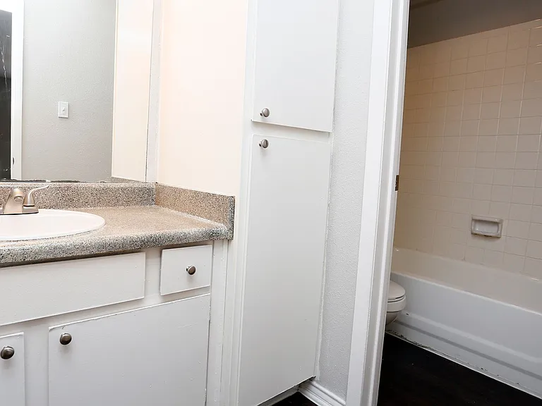 502 W Longspur Blvd — Photo 67