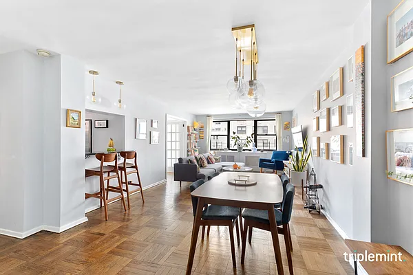 Sold by Triplemint | media 2