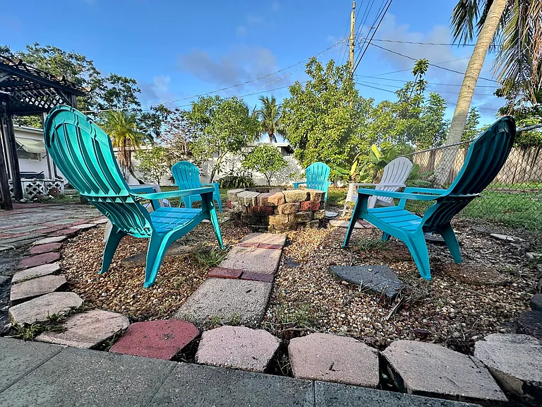 7000 SW 11th St — Photo 47