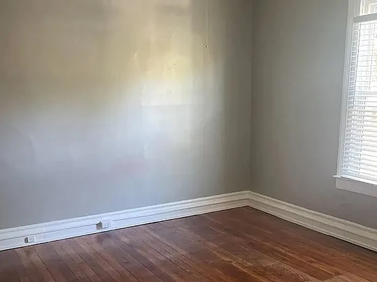114 Blackburn Ave — Photo 3