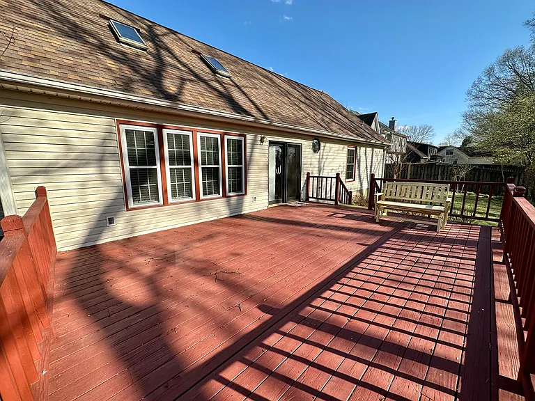 141 Victoria Dr — Photo 23