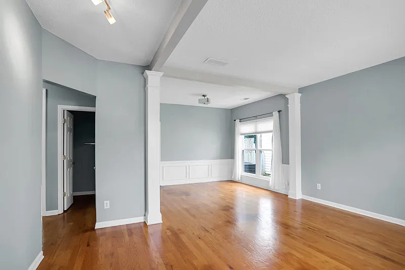 3 bed, 2.5 bath, 1908 sqft, $2,700 — Photo 2