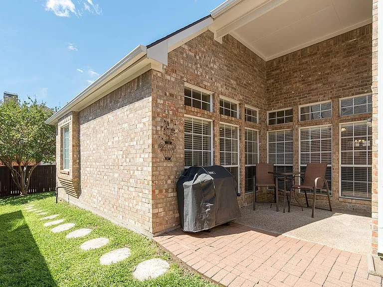 2708 Mum Dr — Photo 19