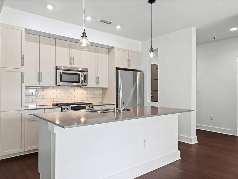 1100 Howell Mill Rd NW #212 — Photo 4