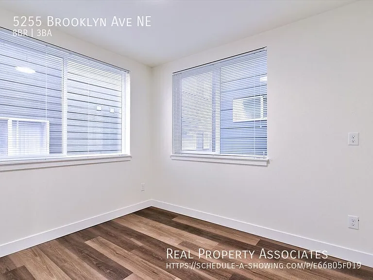 5255 Brooklyn Ave NE — Photo 4