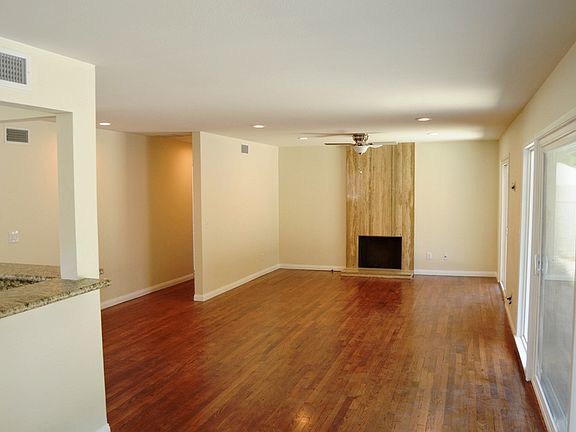 5th image of 22645 Kittridge St