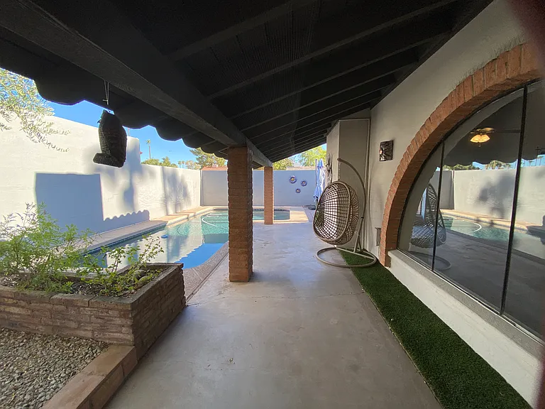 2081 E Alameda Dr — Photo 4