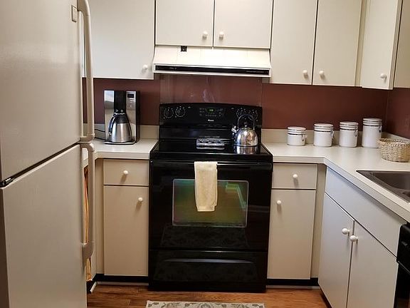 5th image of 617 Harbour Oaks Dr
