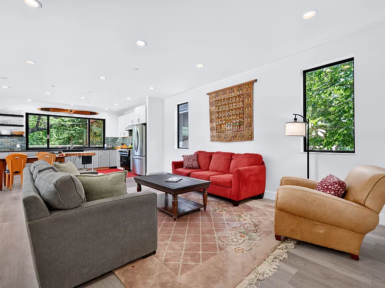 2733 N Fitch Mountain Rd — Photo 14