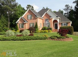 305 Perry Creek Dr, Fayetteville, GA
