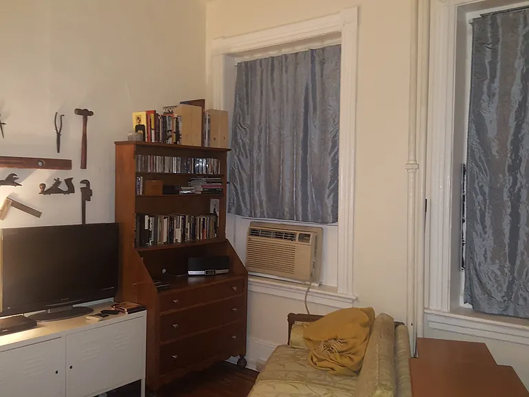 4430 Pine — Photo 3