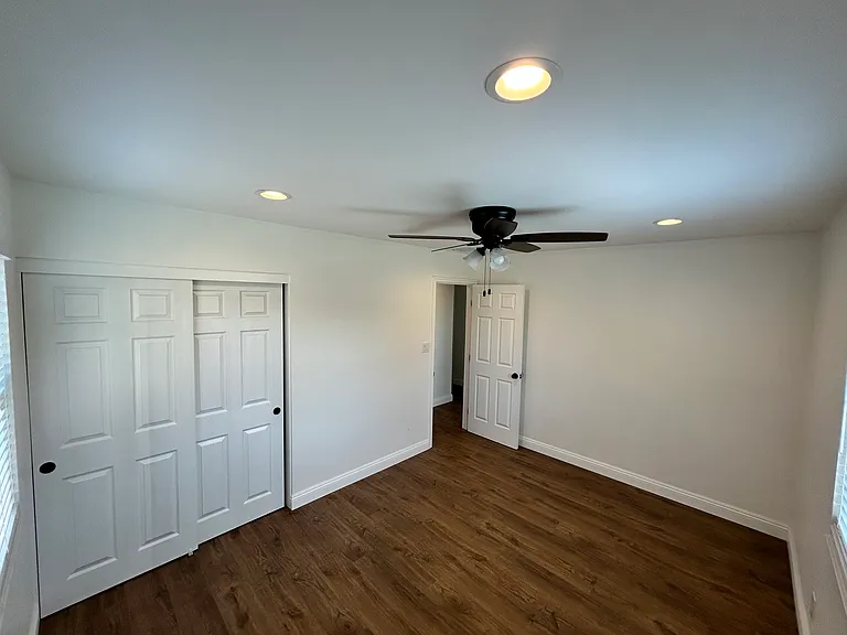 4745 Merrill Ave — Photo 13