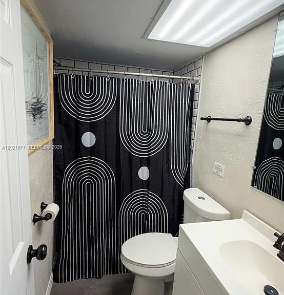 370 Hand Ave — Photo 17
