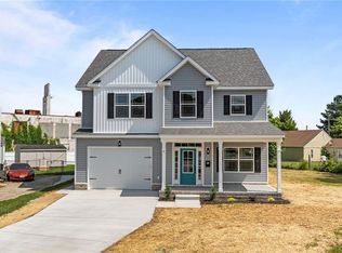 4 Roundtree Cir, Hampton, VA 23661